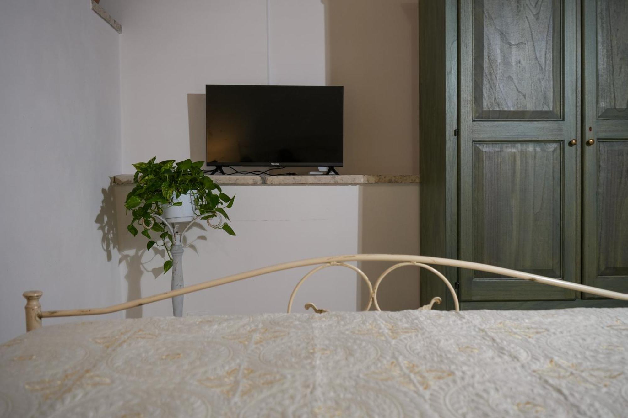 Palazzo Salvatori Hotel Soleto Стая снимка